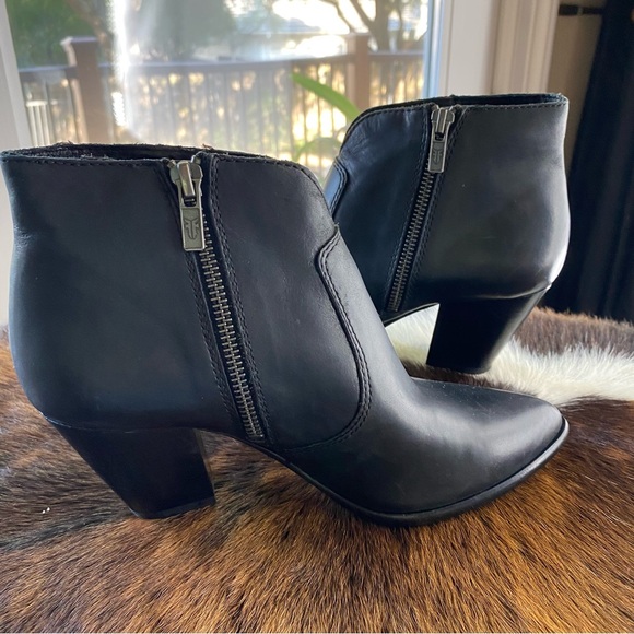 Frye Black Leather Western Ankle Booties SZ 6 - Picture 7 of 11
